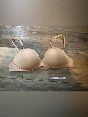 Skims Kim Kardashian Women’s Ultimate Push Up Strapless Bra 36A New with Tags